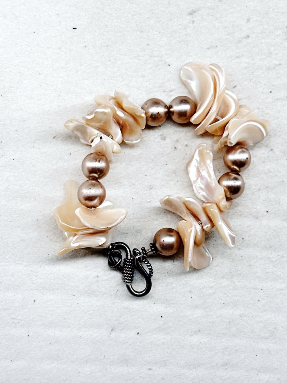 5298mc. Bronze Seashell Bracelet